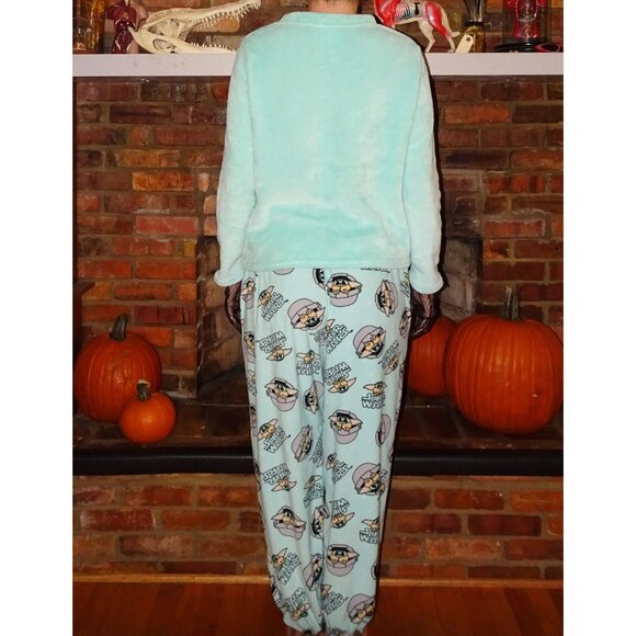 Disney Star Wars Grogu Pajama Set L pants & top Manelorian sleepwear - Picture 7 of 10
